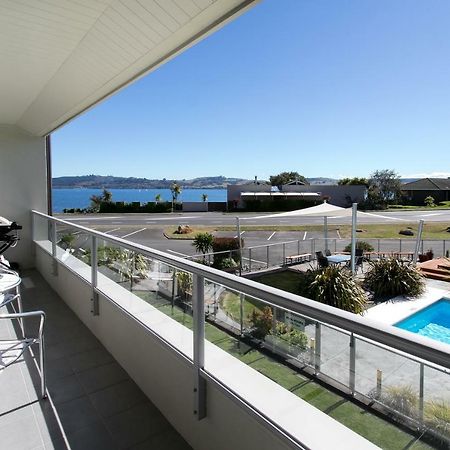 Lake Terrace Apartment Taupo Bagian luar foto