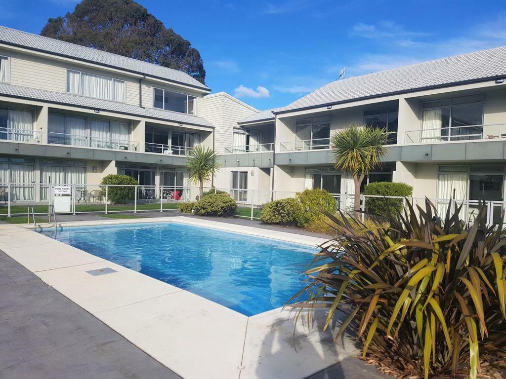 Lake Terrace Apartment Taupo Bagian luar foto