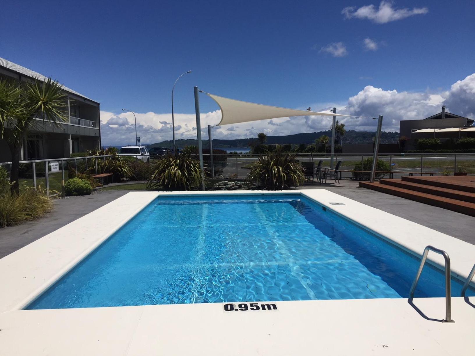 Lake Terrace Apartment Taupo Bagian luar foto