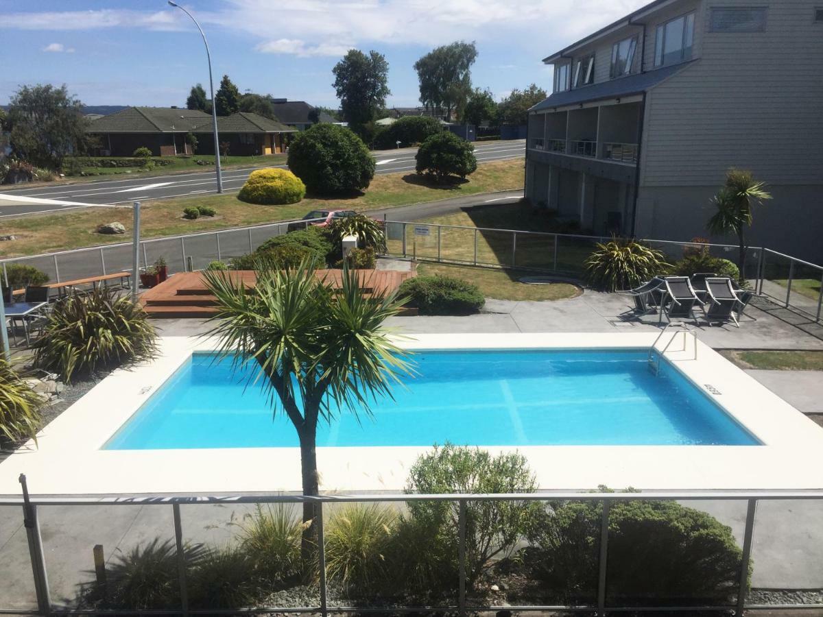 Lake Terrace Apartment Taupo Bagian luar foto