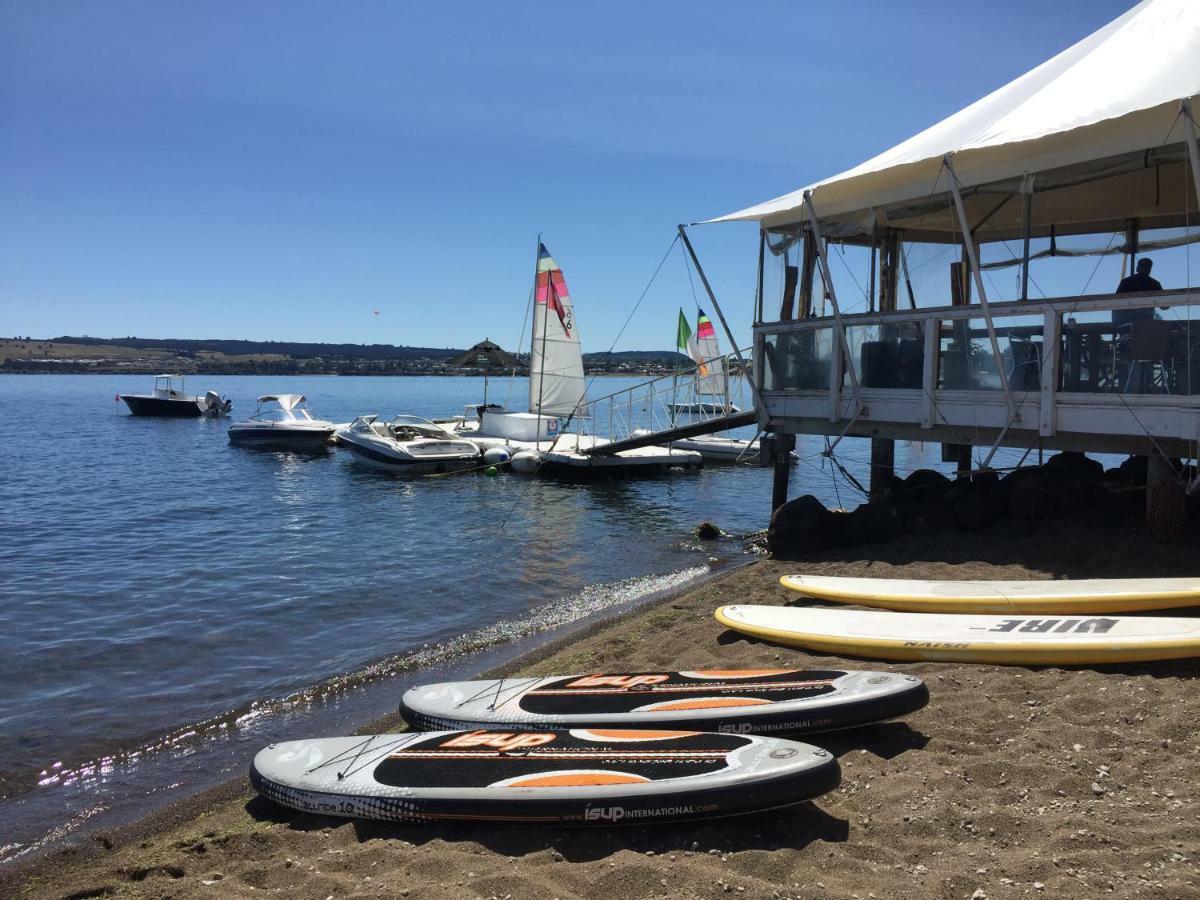 Lake Terrace Apartment Taupo Bagian luar foto