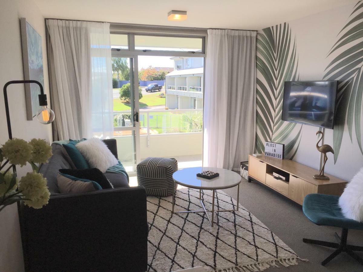 Lake Terrace Apartment Taupo Bagian luar foto