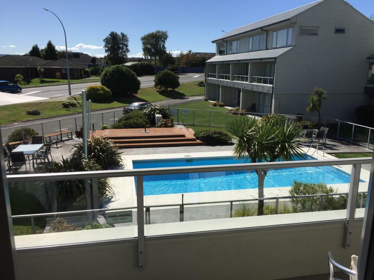 Lake Terrace Apartment Taupo Bagian luar foto