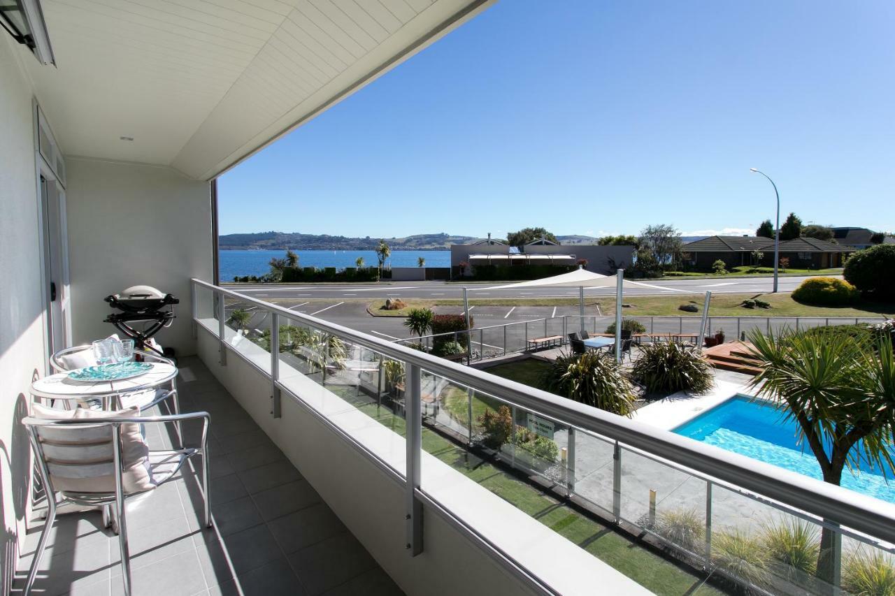 Lake Terrace Apartment Taupo Bagian luar foto