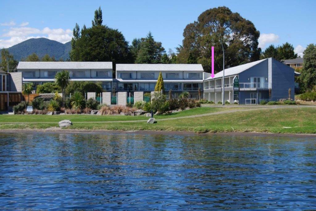 Lake Terrace Apartment Taupo Bagian luar foto